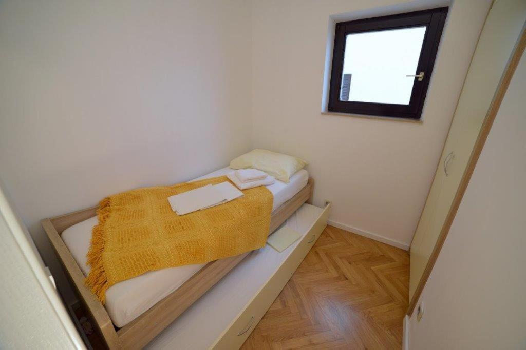 Oaza Primosten Bagian luar foto